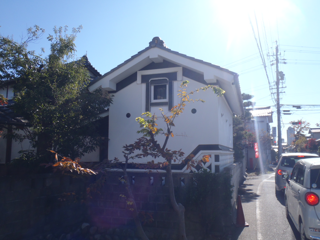 土蔵の壁修復工事を行いました。